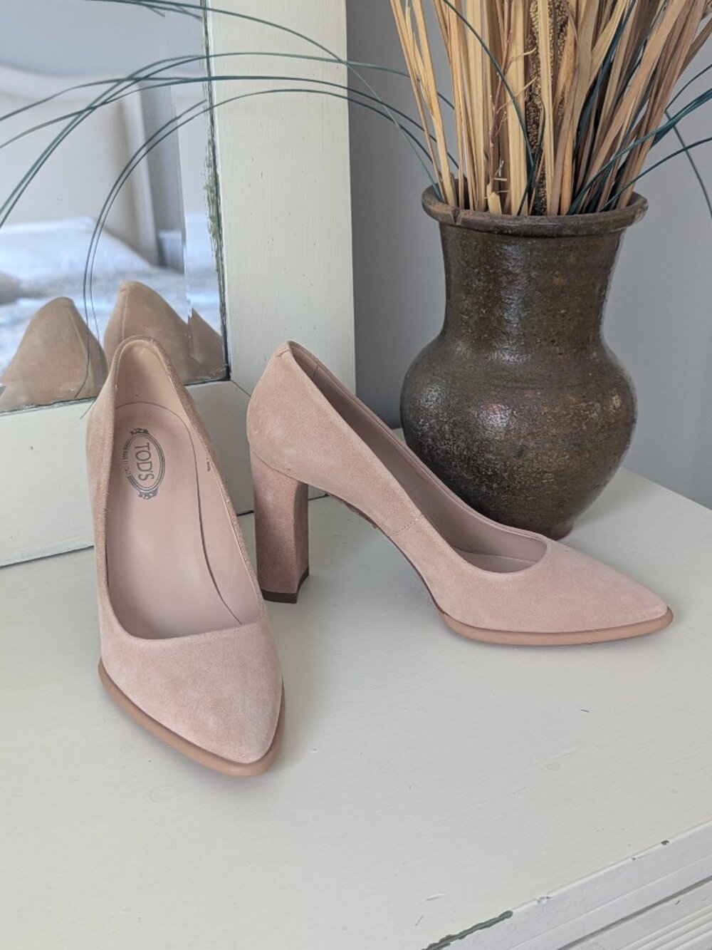 NWT TOD'S EU35 Elegant Classy Blush Pink Nude Suede Pointed-Toe Block-Heel Pumps